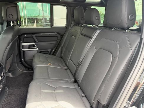 Used 2024 Land Rover Defender 110 SE AWD/4WD image 8