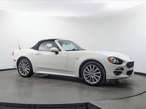 Used 2020 FIAT 124 Spider Lusso RWD image 32