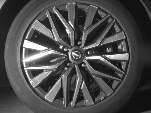 Used 2025 Nissan Altima 2.5 SV FWD image 13