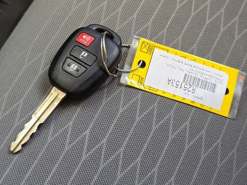 Used 2016 Toyota Tacoma SR5 image 28