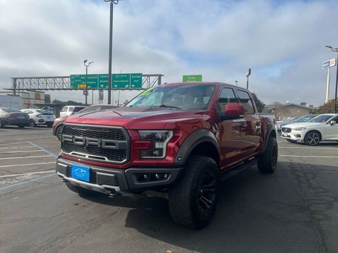 Used 2018 Ford F150 Raptor w/ Equipment Group 802A Luxury image 3