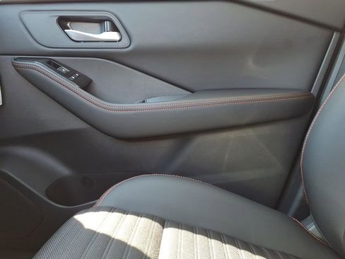 New 2026 Nissan Pathfinder Platinum FWD image 23