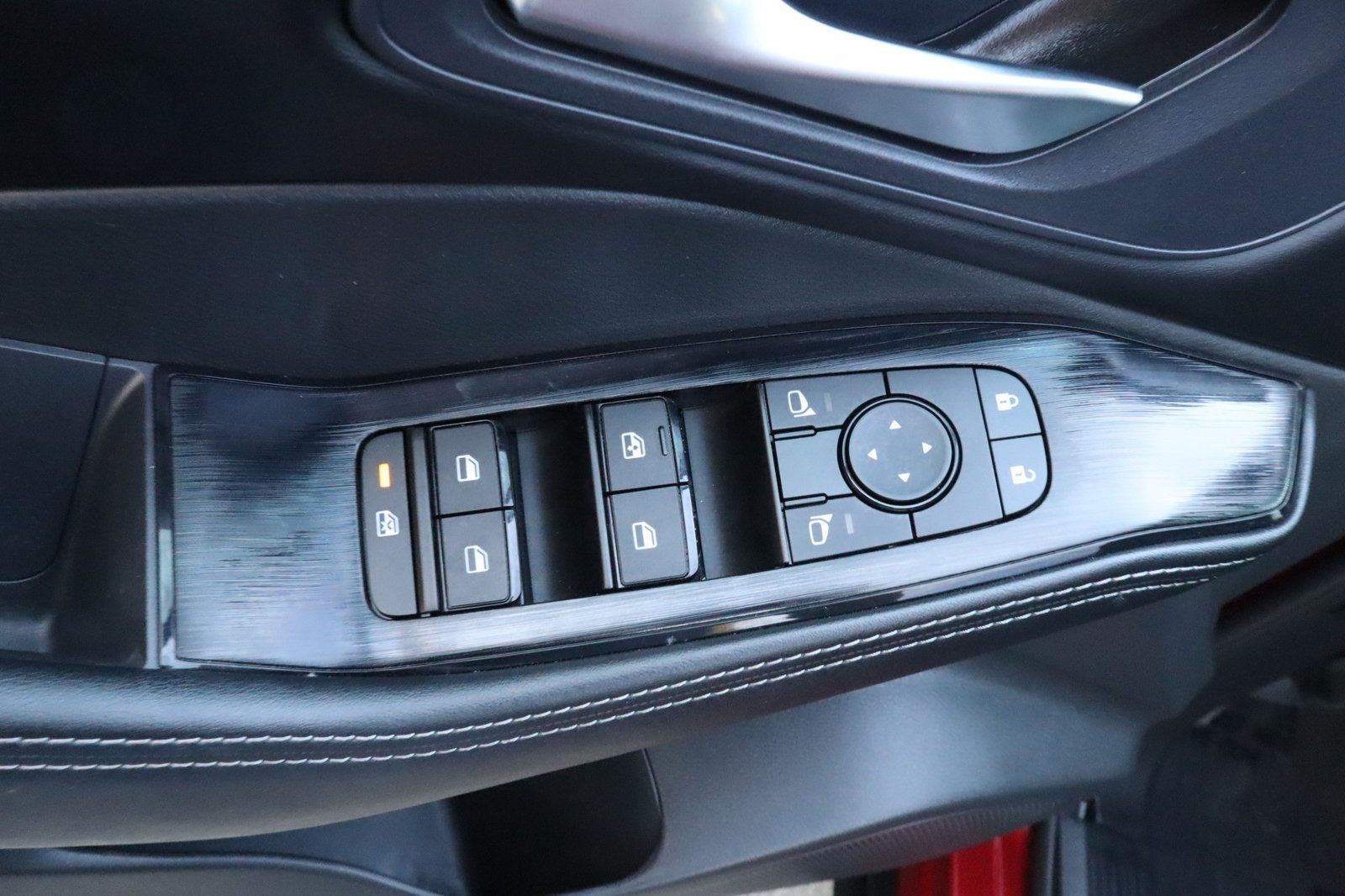 Used 2024 Nissan Rogue SV FWD image 19
