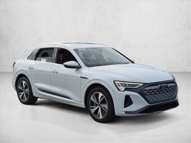 Used 2024 Audi Q8 e-tron Premium Plus w/ Premium Plus Package AWD/4WD image 3