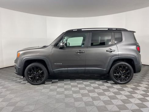 Used 2016 Jeep Renegade Latitude image 6