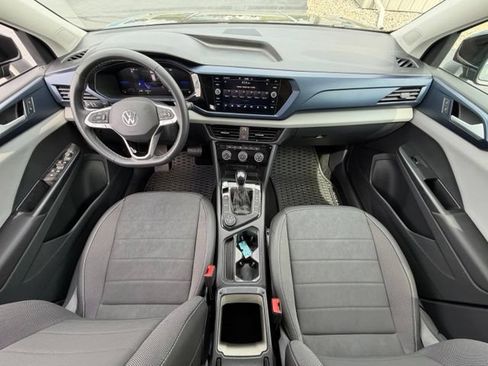 Used 2023 Volkswagen Taos SE w/ Panoramic Sunroof Package AWD/4WD image 17