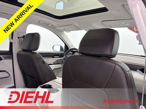 Used 2024 GMC Acadia Denali w/ Super Cruise Package image 15