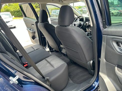 Certified 2025 Nissan Rogue SV FWD image 28