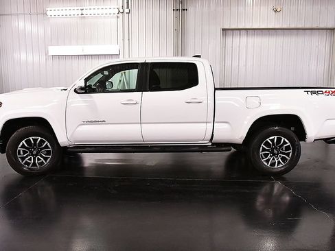 Used 2023 Toyota Tacoma TRD Sport AWD/4WD image 4