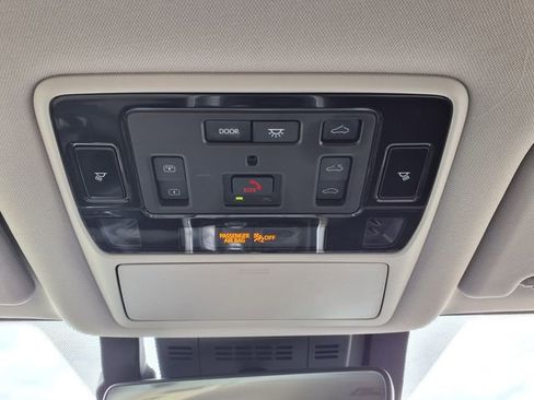 Used 2025 Toyota Grand Highlander FWD image 28