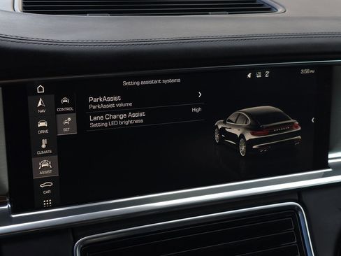 Used 2017 Porsche Panamera 4S w/ Premium Package Plus image 40