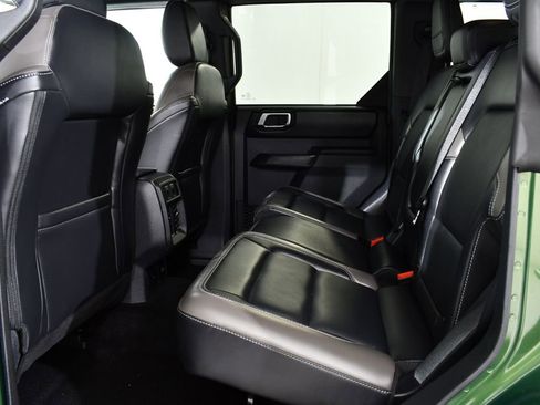 Used 2025 Ford Bronco Outer Banks image 16