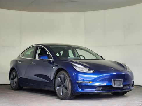 Used 2020 Tesla Model 3 Long Range image 1