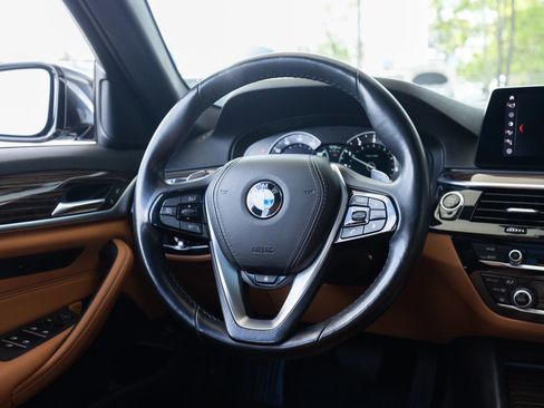 Used 2019 BMW 530i xDrive w/ Convenience Package AWD/4WD image 23