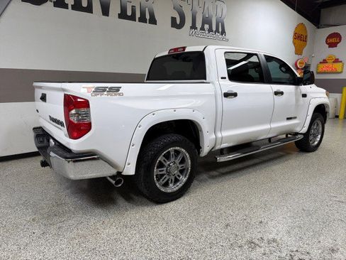 Used 2016 Toyota Tundra SR5 w/ SR5 Upgrade Package image 34
