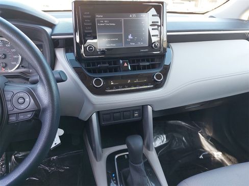 Used 2022 Toyota Corolla Cross L image 19