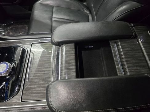 Used 2022 Jeep Wagoneer Series II AWD/4WD image 27