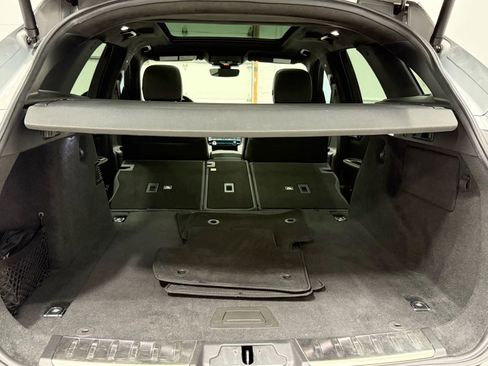 Used 2019 Jaguar F-PACE Premium image 44