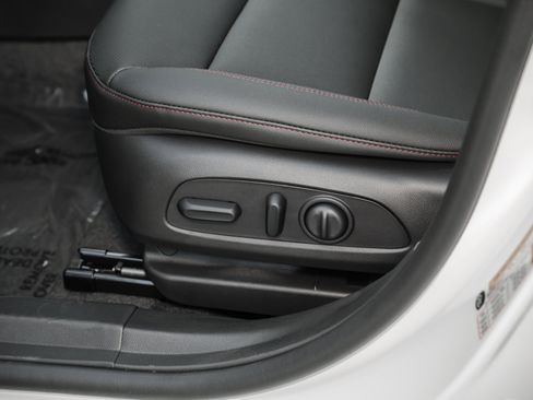 New 2026 Chevrolet Trax RS w/ Driver Confidence Package image 17