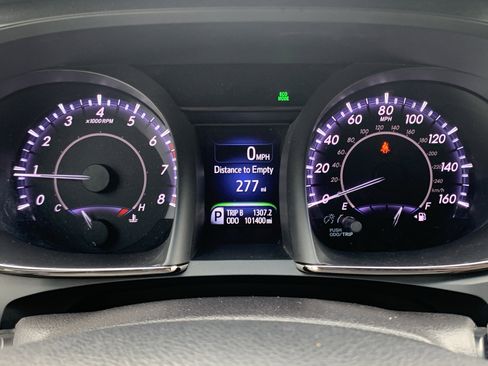 Used 2015 Toyota Avalon XLE image 21