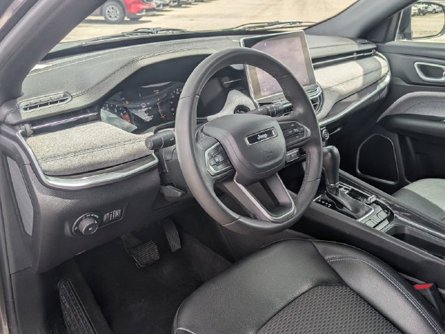 Used 2023 Jeep Compass Latitude AWD/4WD image 32