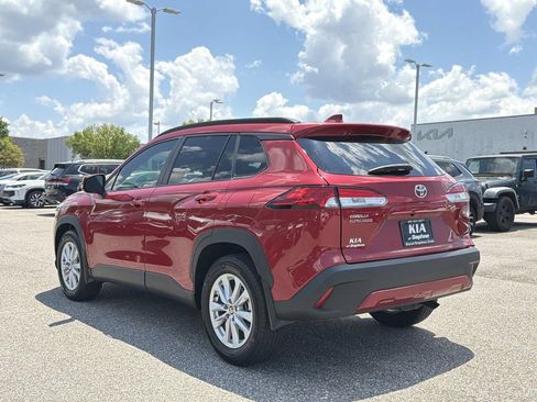Used 2024 Toyota Corolla Cross LE w/ Moonroof Package FWD image 6