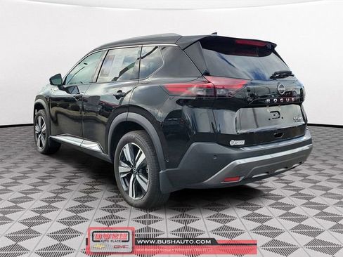 Used 2022 Nissan Rogue SL w/ SL Premium Package image 3
