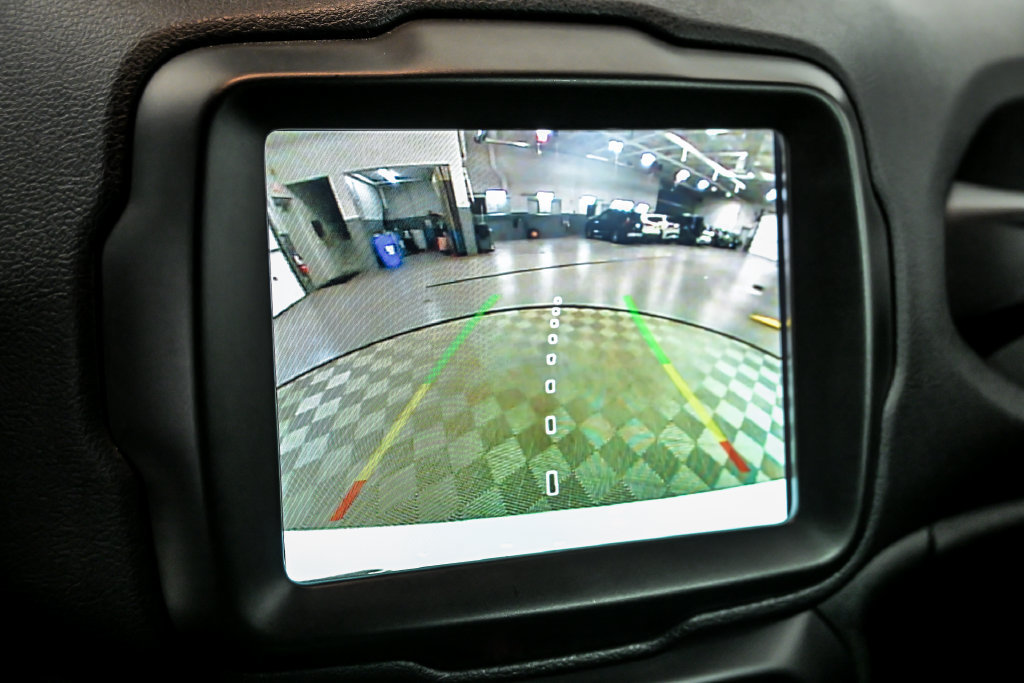 Used 2022 Jeep Renegade Altitude AWD/4WD image 21