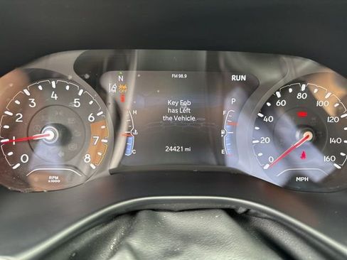 Used 2023 Jeep Compass Limited image 29