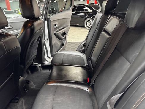 Used 2019 Chevrolet Trax LT w/ LT Convenience Package image 43