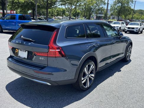 New 2026 Volvo V60 B5 Cross Country Plus w/ Protection Package Premier image 9