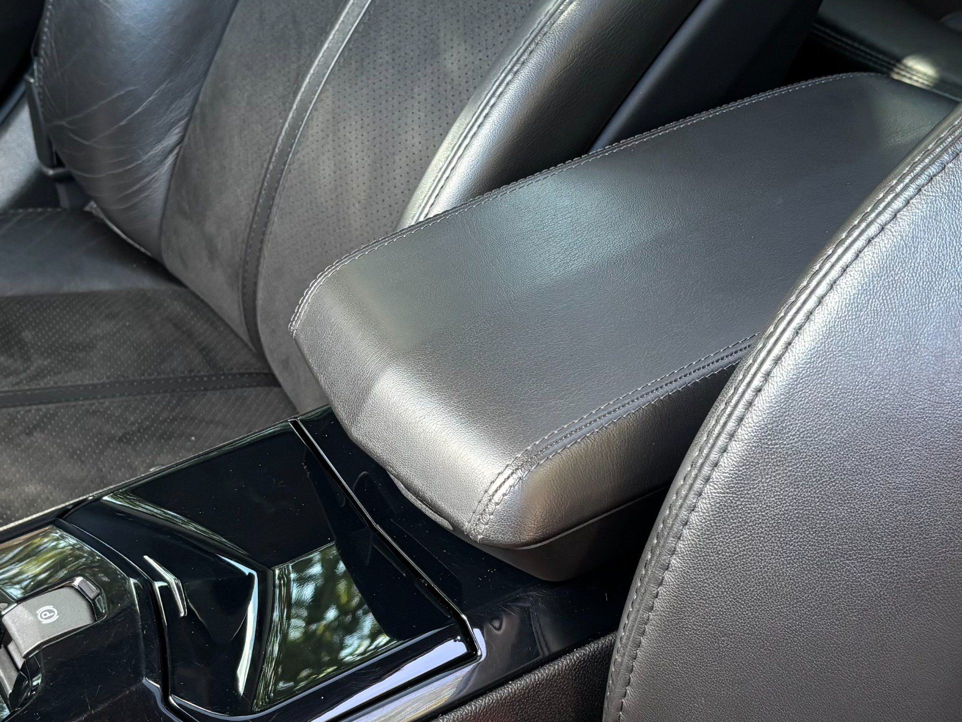 Used 2011 Cadillac CTS V RWD image 24