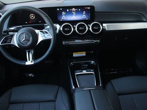 New 2026 Mercedes-Benz GLB 250 image 27