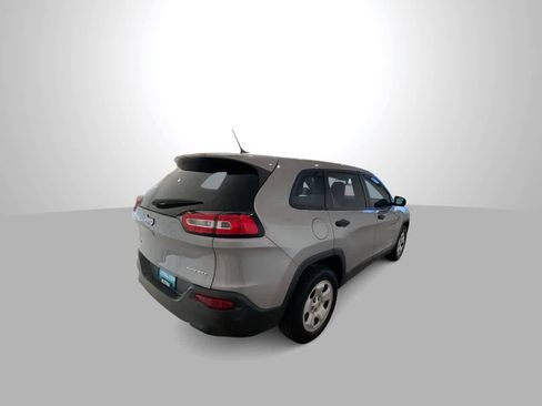 Used 2016 Jeep Cherokee Sport image 8