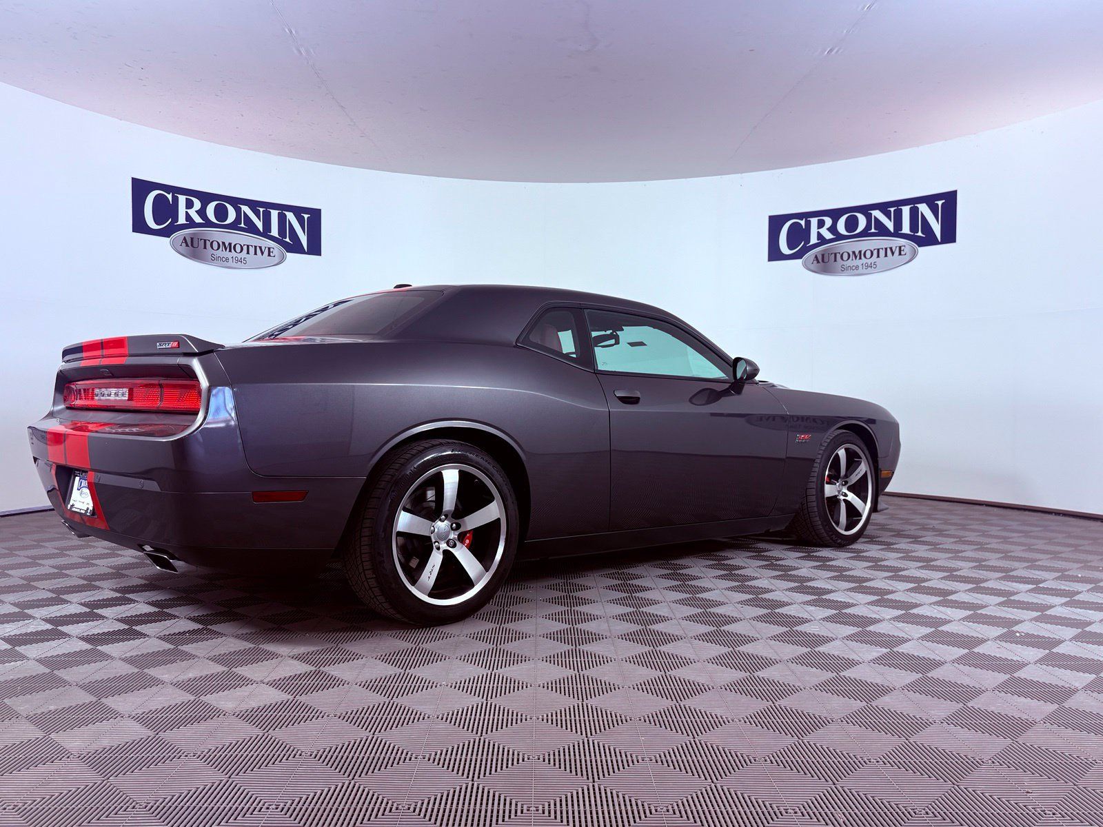 Used 2014 Dodge Challenger SRT8 w/ Harman/Kardon Audio Group RWD image 29