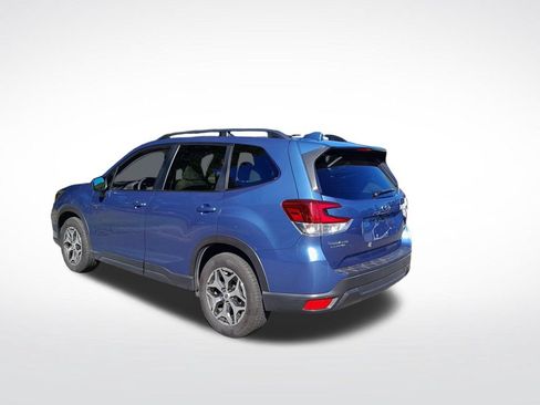 Used 2019 Subaru Forester Premium AWD/4WD image 6