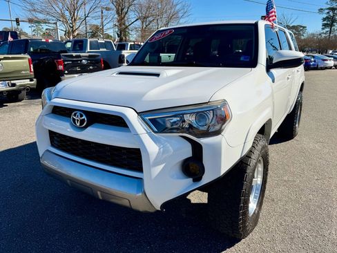Used 2019 Toyota 4Runner TRD Off-Road image 1