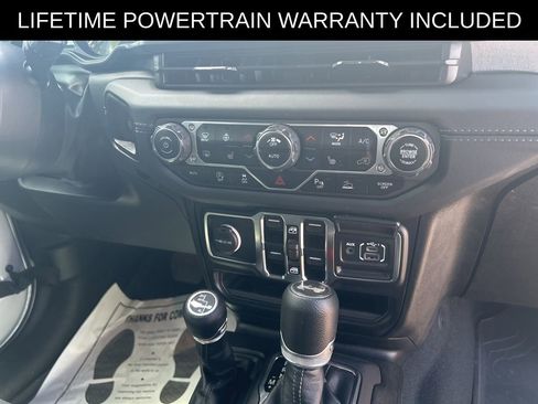 Used 2024 Jeep Wrangler Unlimited Sahara w/ Technology Group AWD/4WD image 21