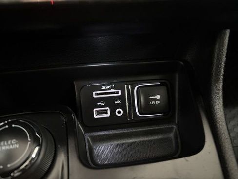 Used 2017 Jeep Cherokee Latitude w/ Cold Weather Group image 49