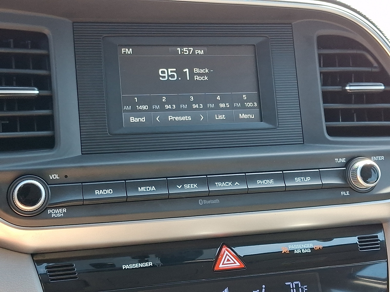 Used 2020 Hyundai Elantra SE FWD image 16