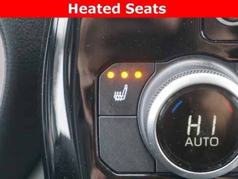 Used 2021 Toyota Highlander XLE image 7