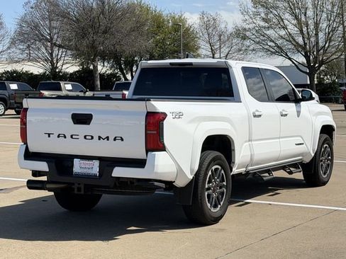 Used 2024 Toyota Tacoma TRD Sport image 4