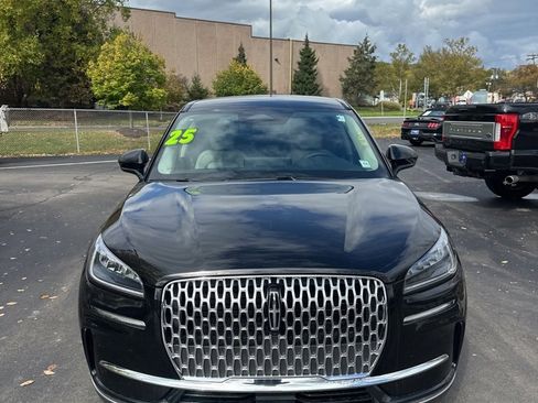 New 2025 Lincoln Corsair AWD image 3