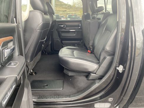 Used 2018 RAM 2500 Laramie w/ Convenience Group image 18