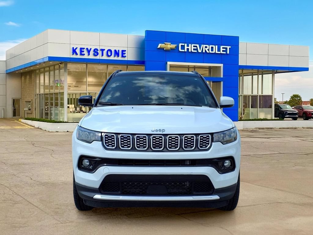 Used 2025 Jeep Compass Limited AWD/4WD image 2