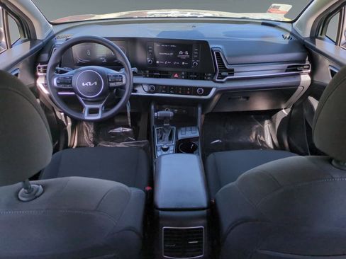 Used 2023 Kia Sportage LX image 10