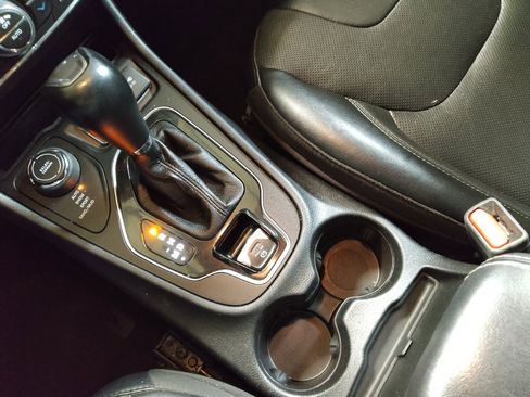 Used 2023 Jeep Cherokee Altitude Lux image 26