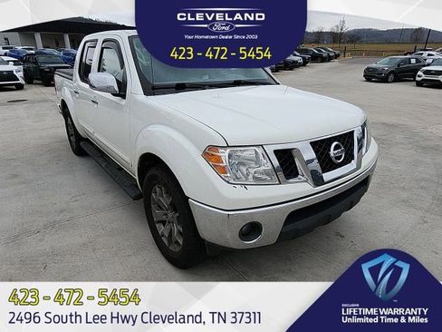 Used 2019 Nissan Frontier SL image 1