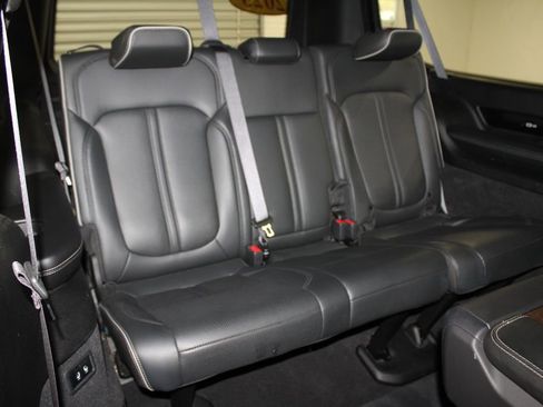 Used 2023 Jeep Grand Wagoneer L Series II image 34