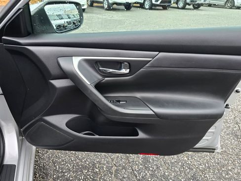 Used 2015 Nissan Altima 2.5 SV FWD image 46